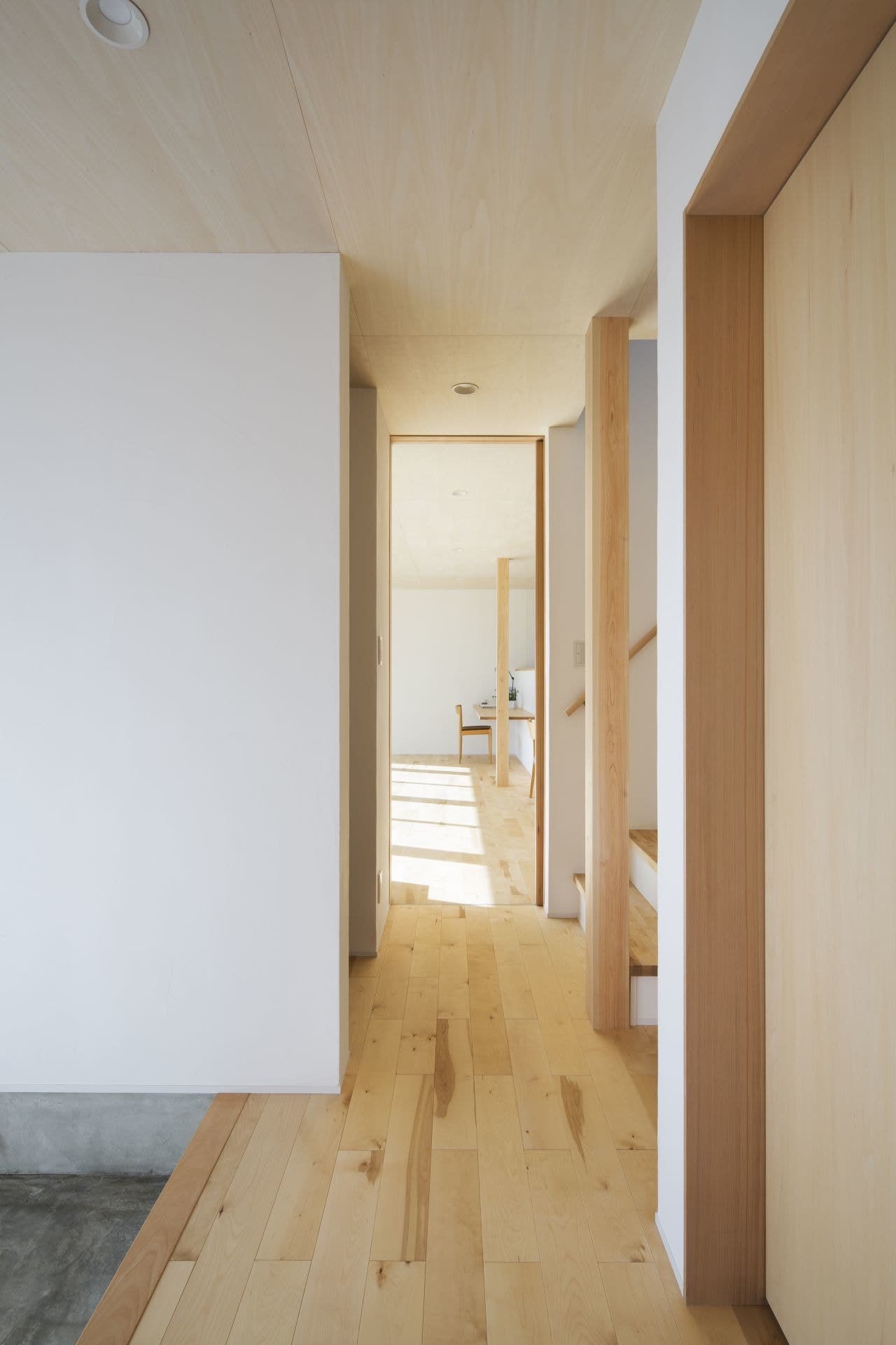 ノッティ―ハウスリビング玄関