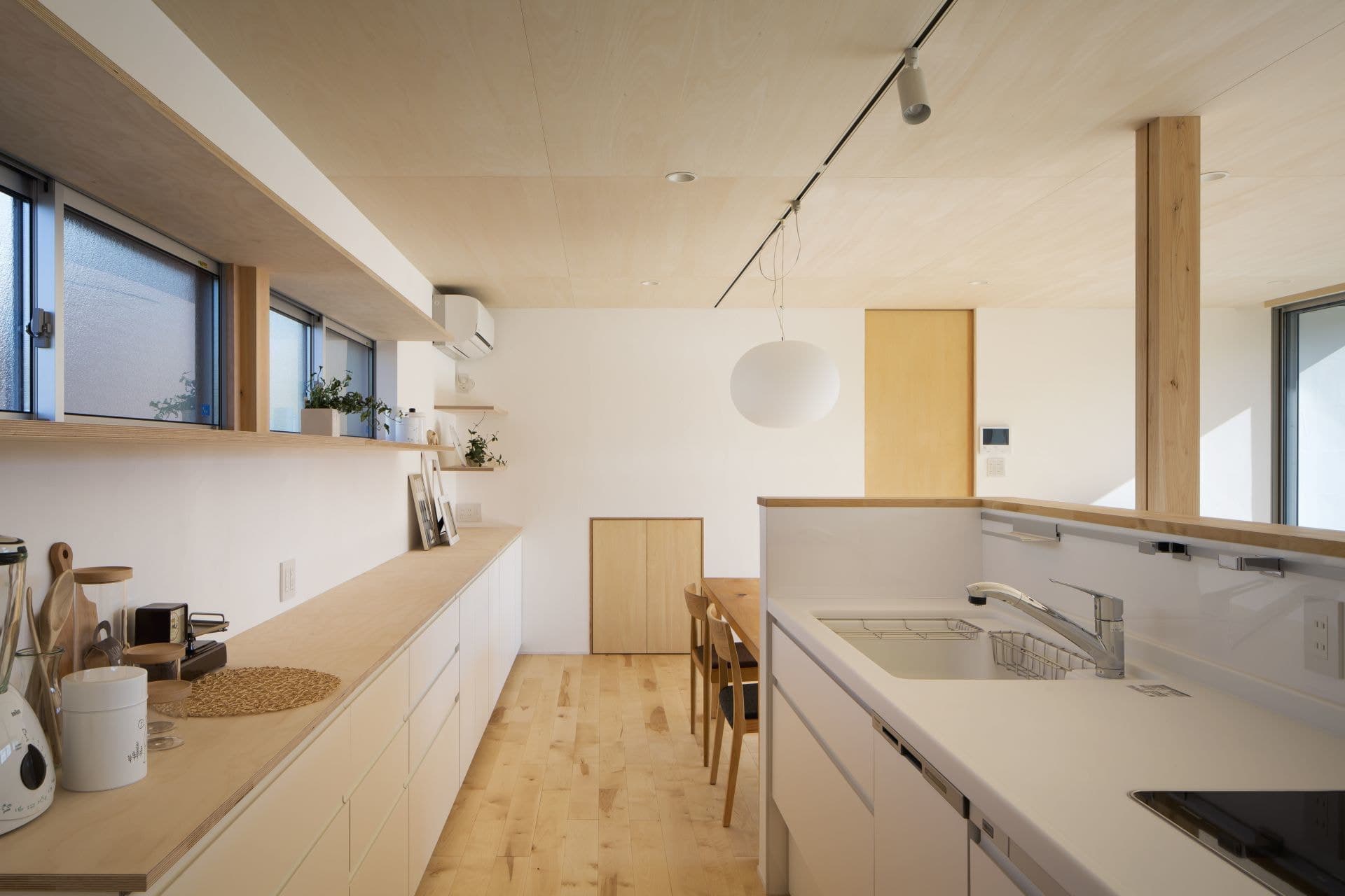 ノッティ―ハウスリビングキッチン