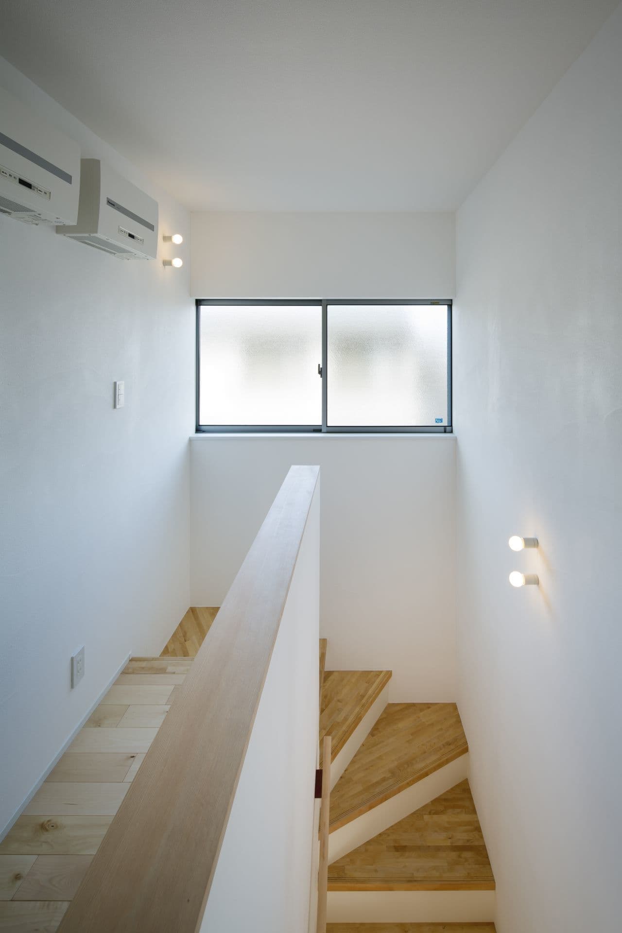 ノッティ―ハウスリビング階段